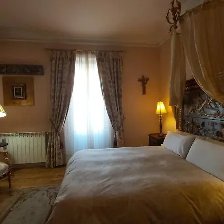 Via Principalis- Muy Centrico Leão